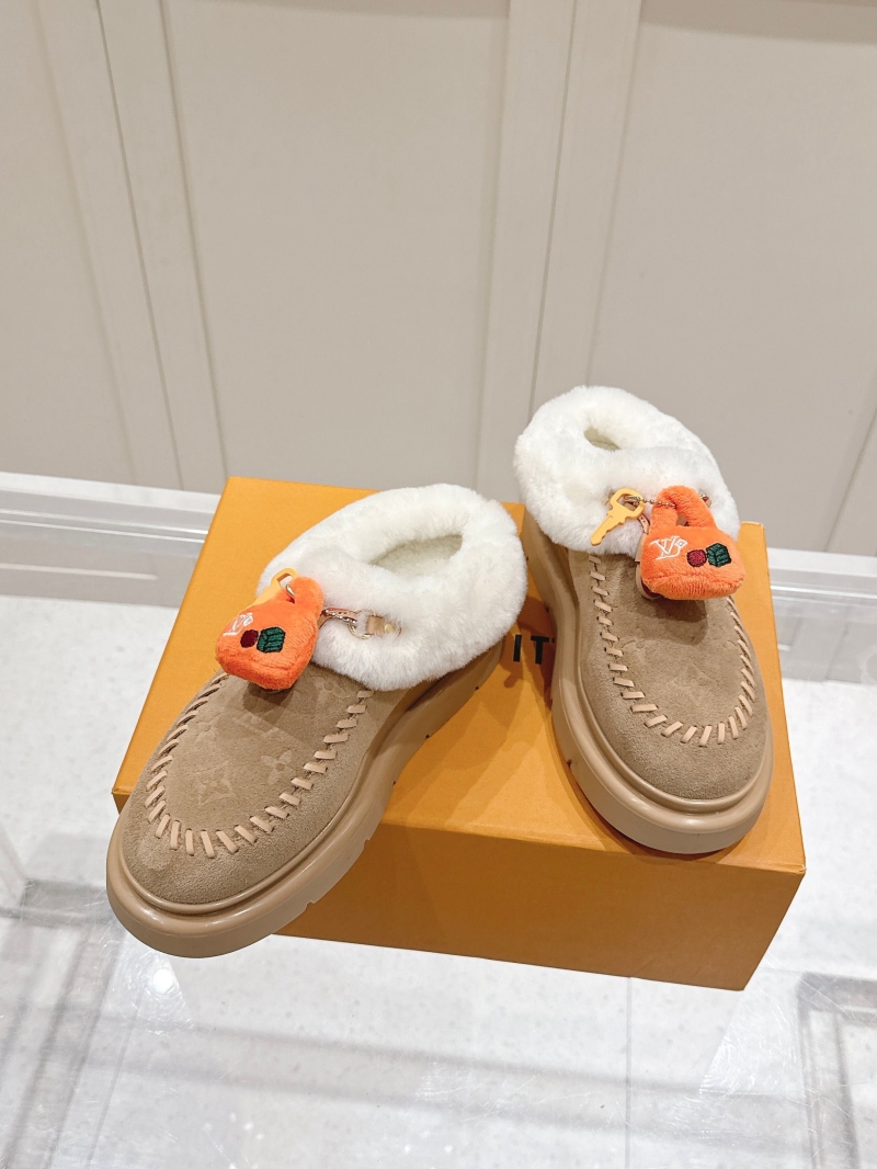 l0vis Vvtt0n slippers